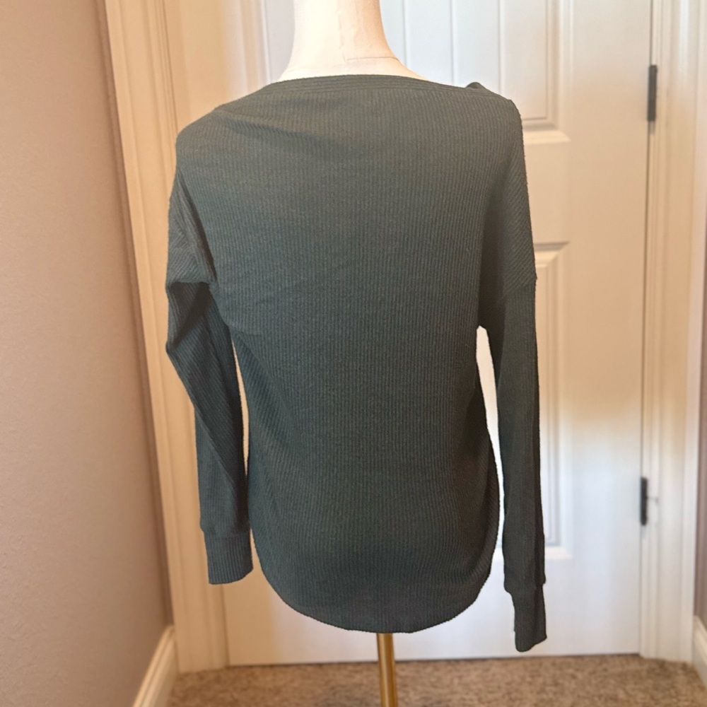 Red Haute Olive Ribbed Top - Picture 4 of 6
